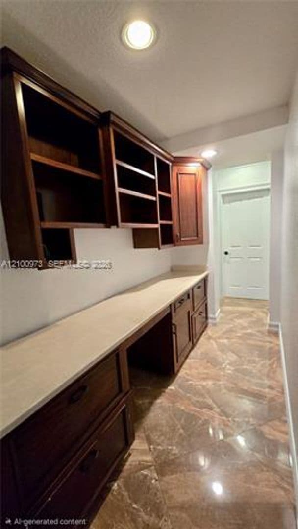 Hollywood House: 741 Tyler St # 741