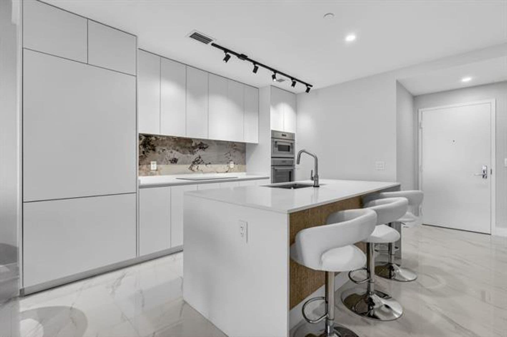 Miami Condo: 700 NE 24th St cu-2006