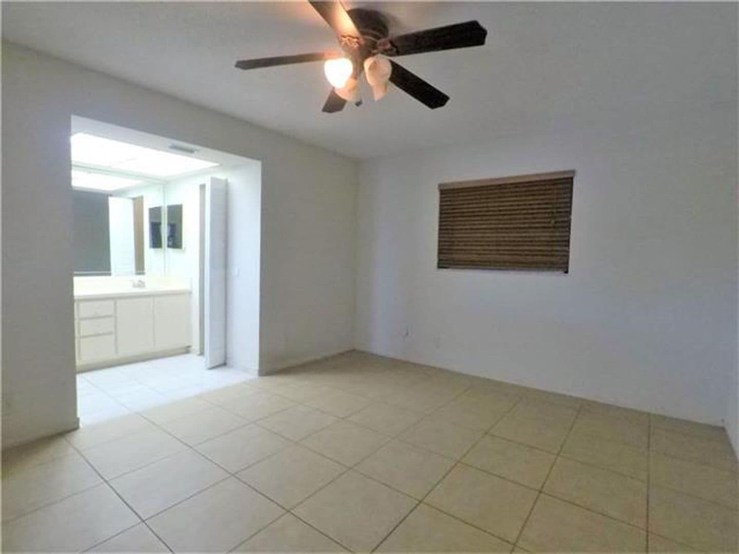 Plantation House: 7221 NW 10th Pl # 7221