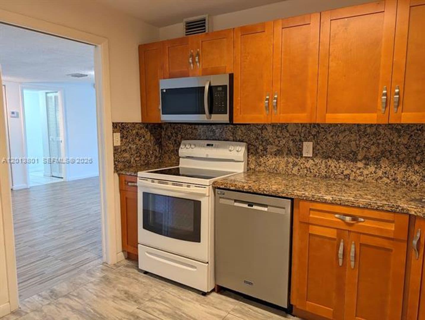 Key Biscayne Condo: 210 Sea View Dr cu-405