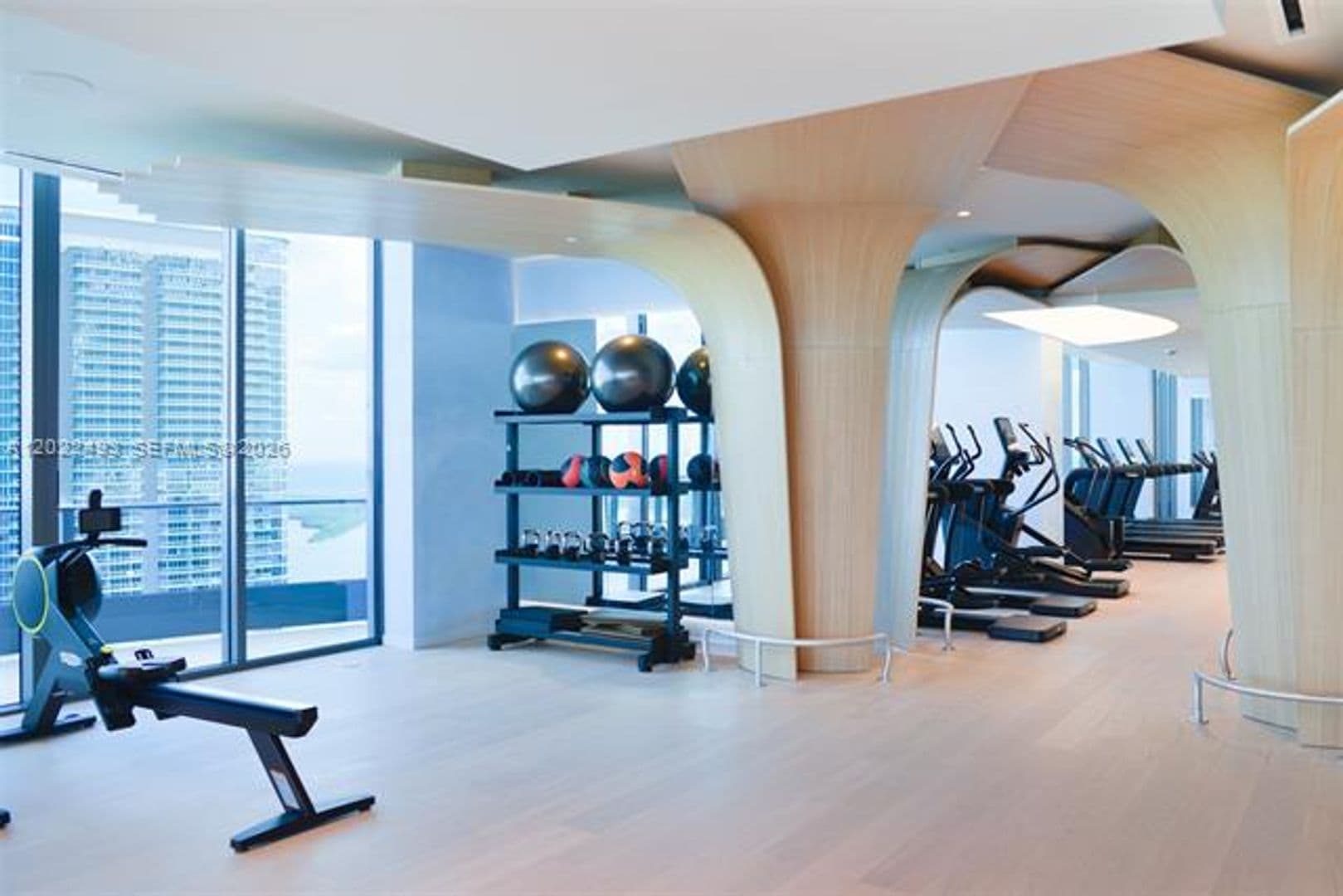 Miami Condo: 1000 Brickell Plz cu-2715