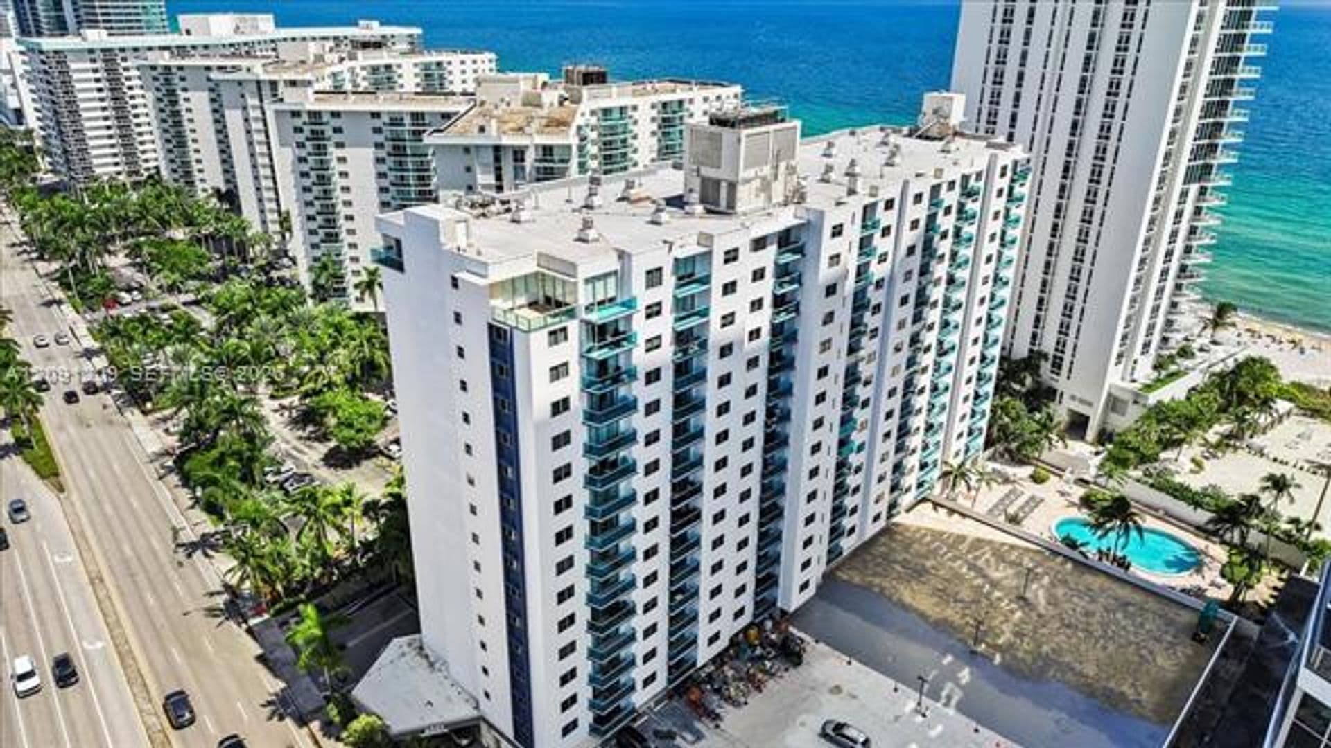 Hollywood Condo: 4001 S Ocean Dr cu-10R