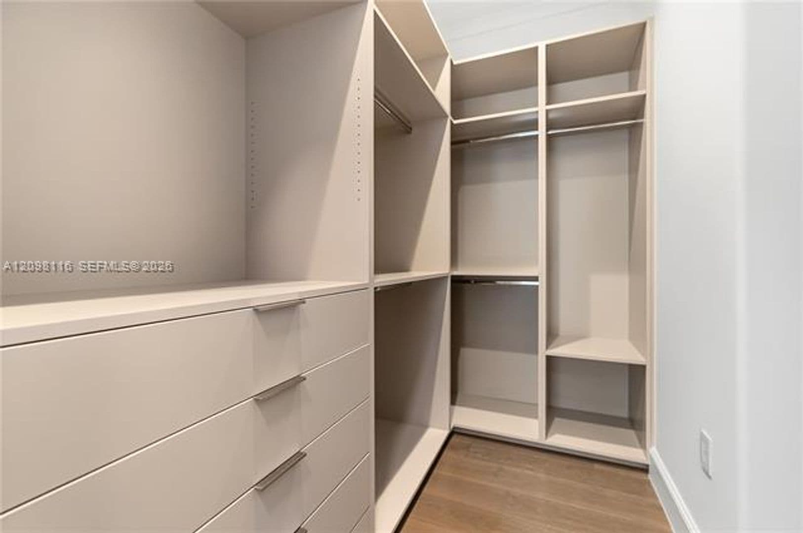 Coral Gables Condo: 555 Santander Ave cu-V4