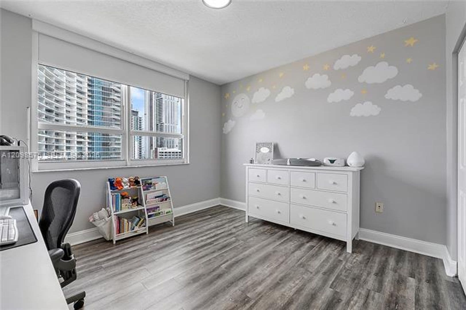 Miami Condo: 2000 N Bayshore Dr cu-1401