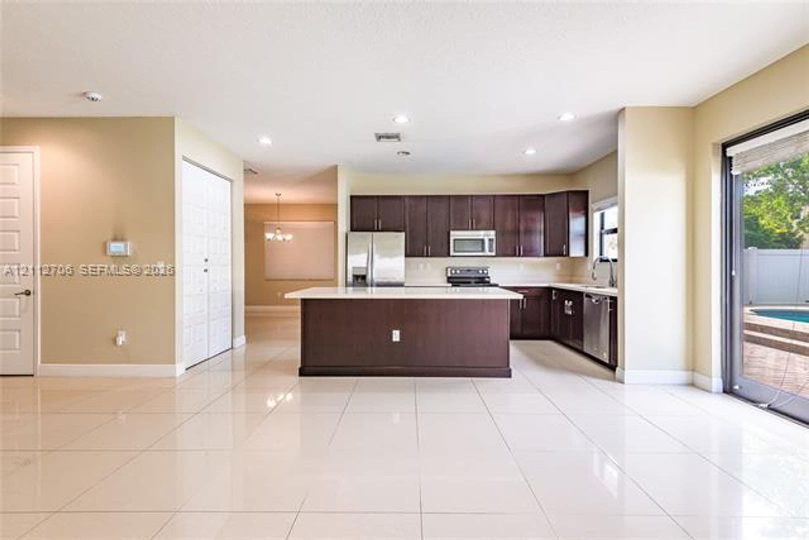 Miami House: 804 NE 191st St # 804