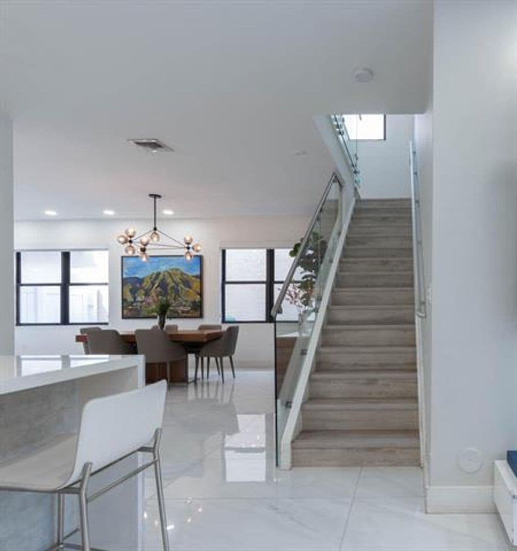 Miami House: 875 NE 193rd Ter # 875