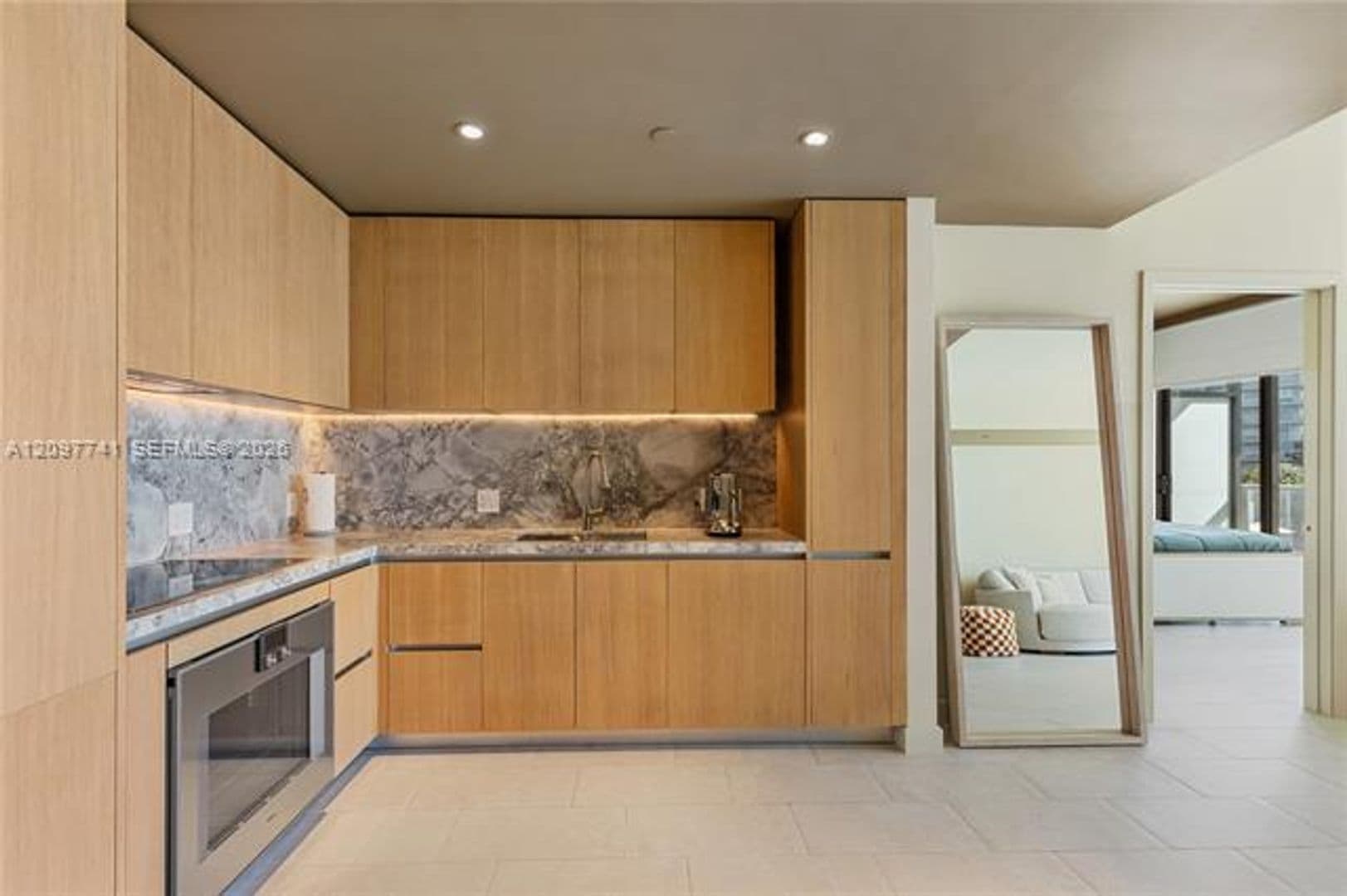 Miami Beach Condo: 500 Alton Rd cu-802