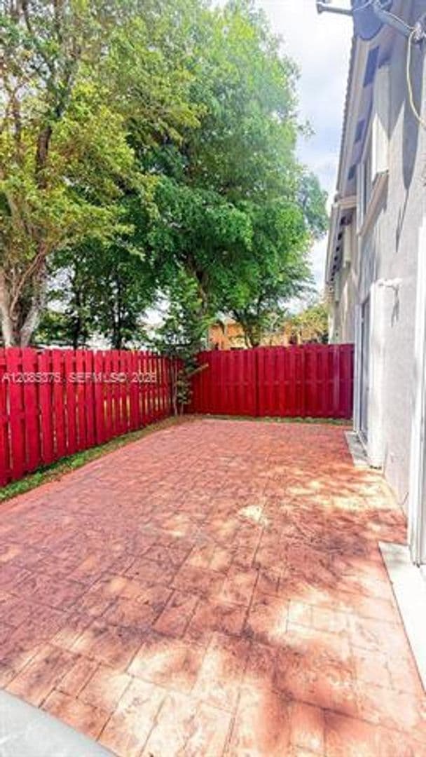 Miami Townhome: 16042 SW 86th Ln th 16042