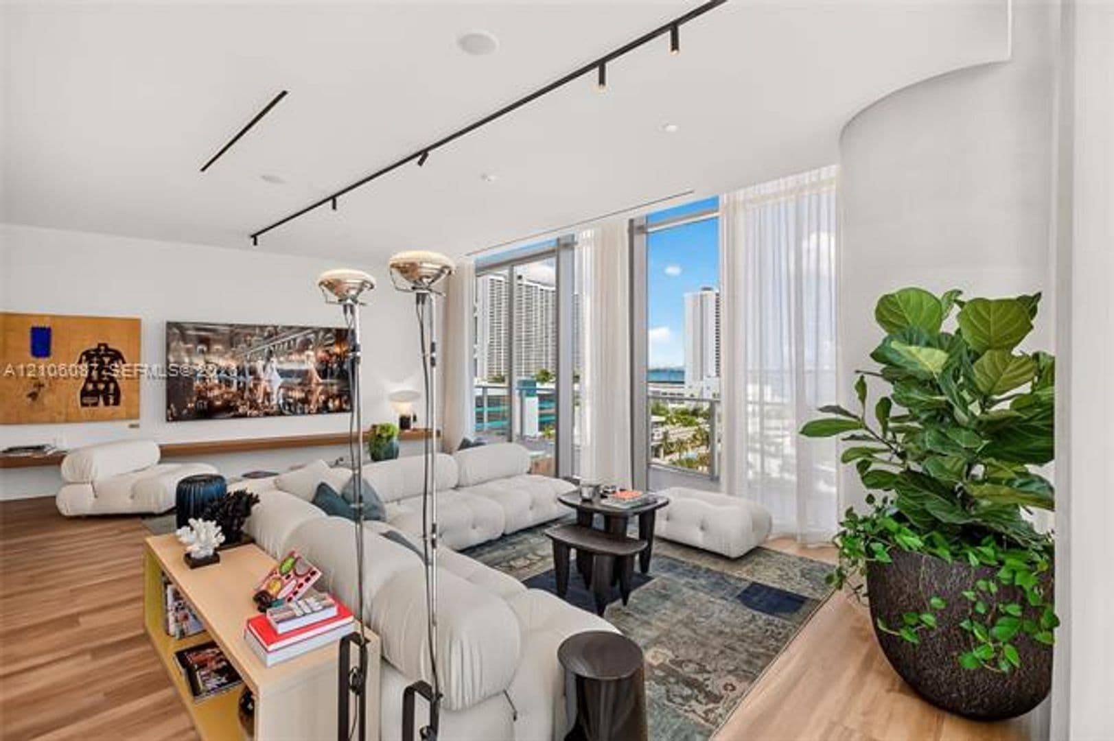 Miami Condo: 1400 Biscayne Blvd cu-2906