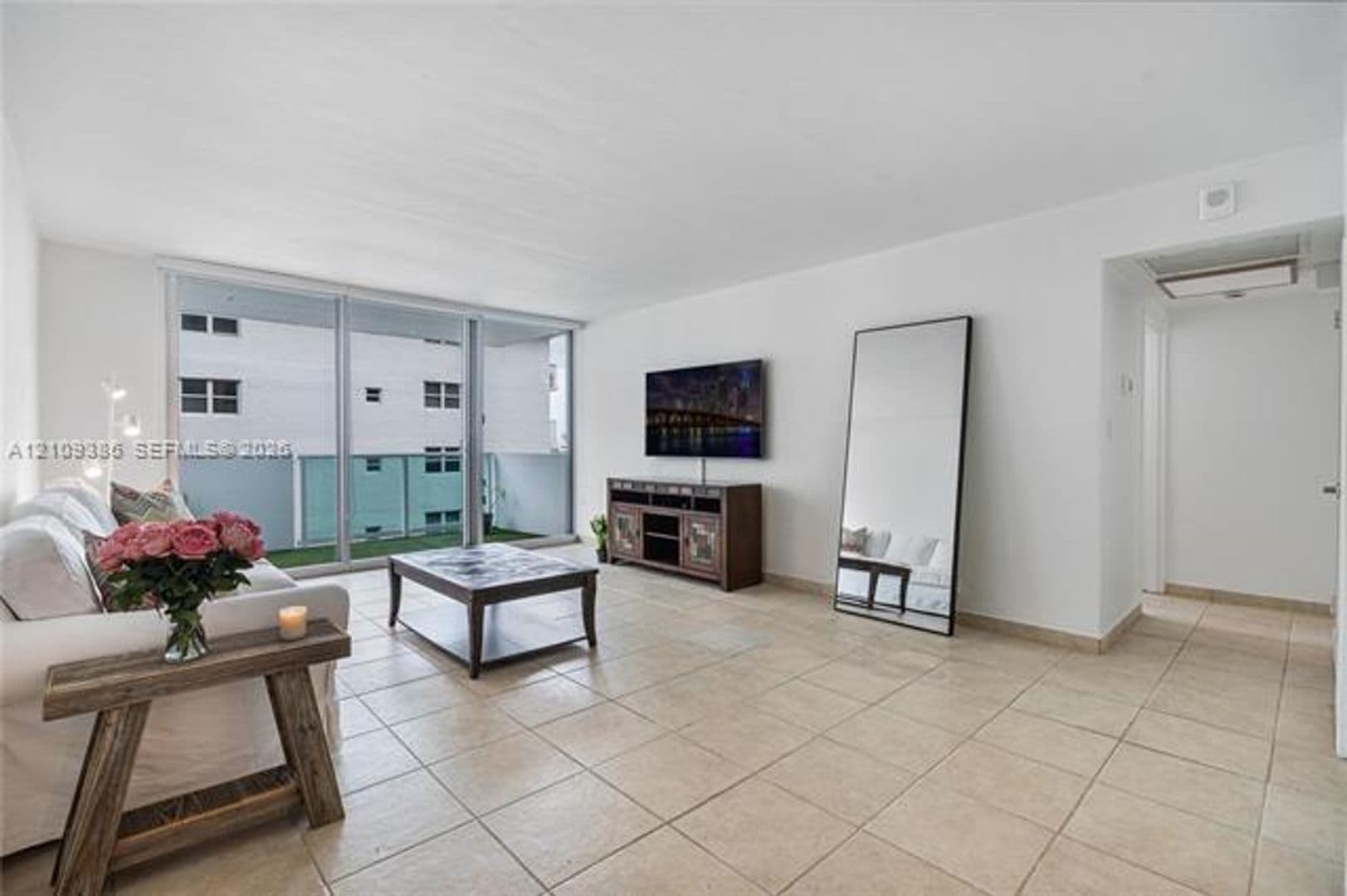 Miami Beach Condo: 1200 West Ave cu-1419