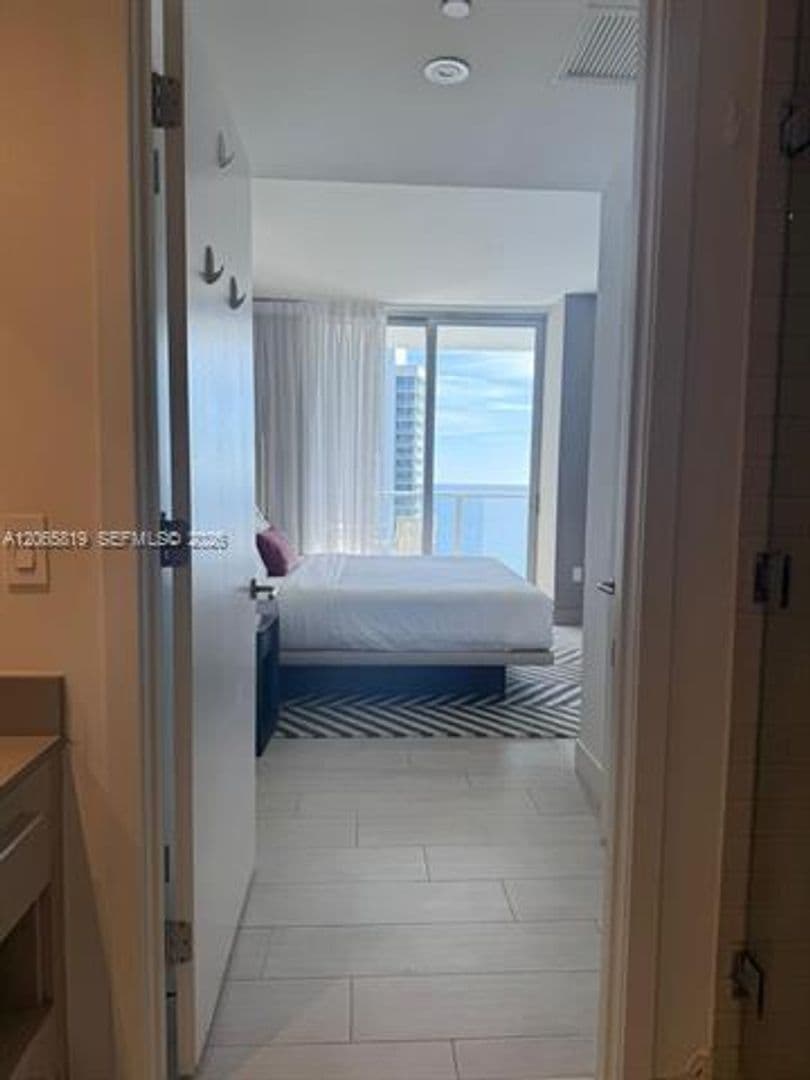 Hollywood Condo: 4010 S Ocean Dr cu-T3507