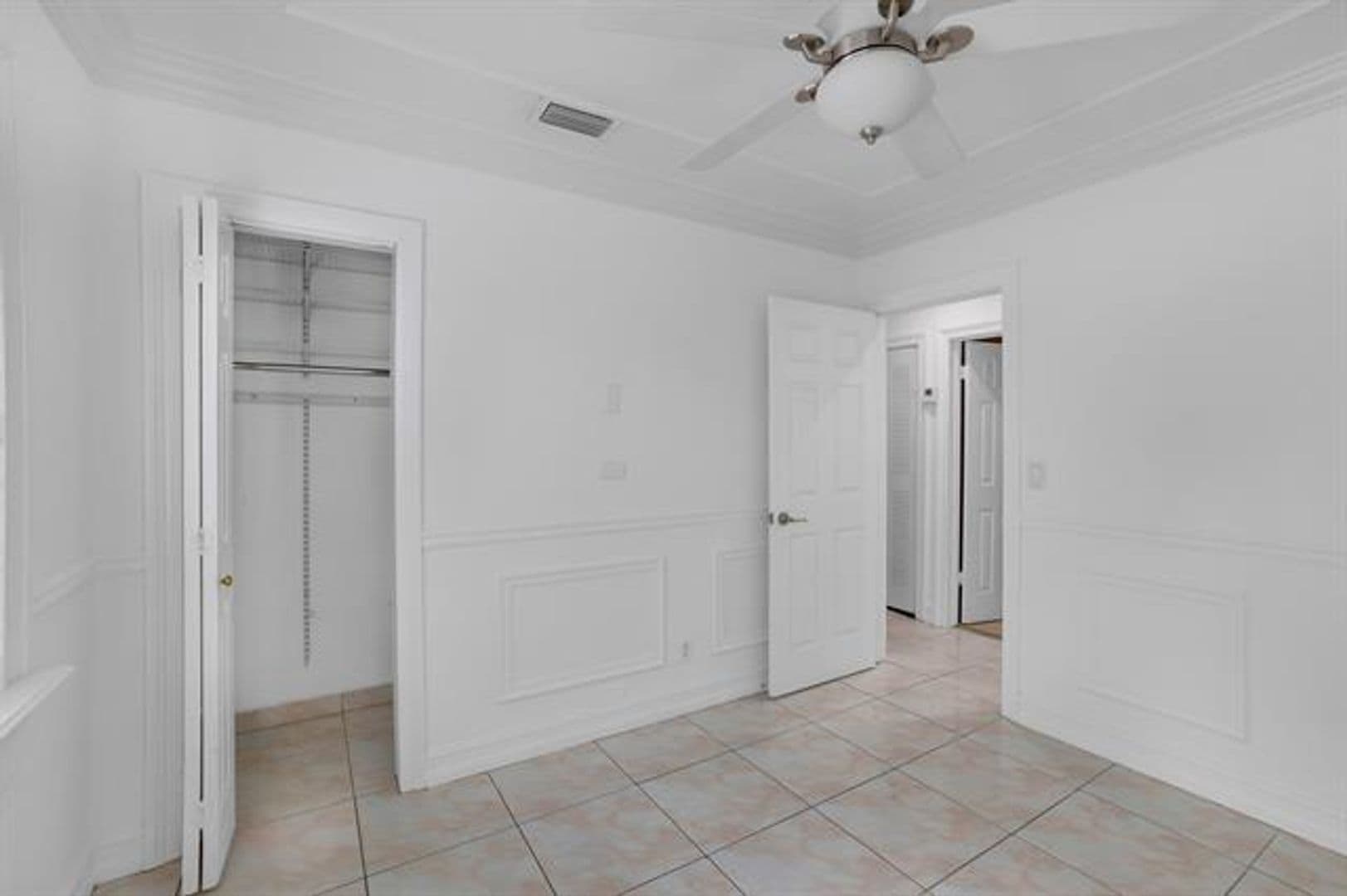 Hialeah House: 242 W 19th St # 242