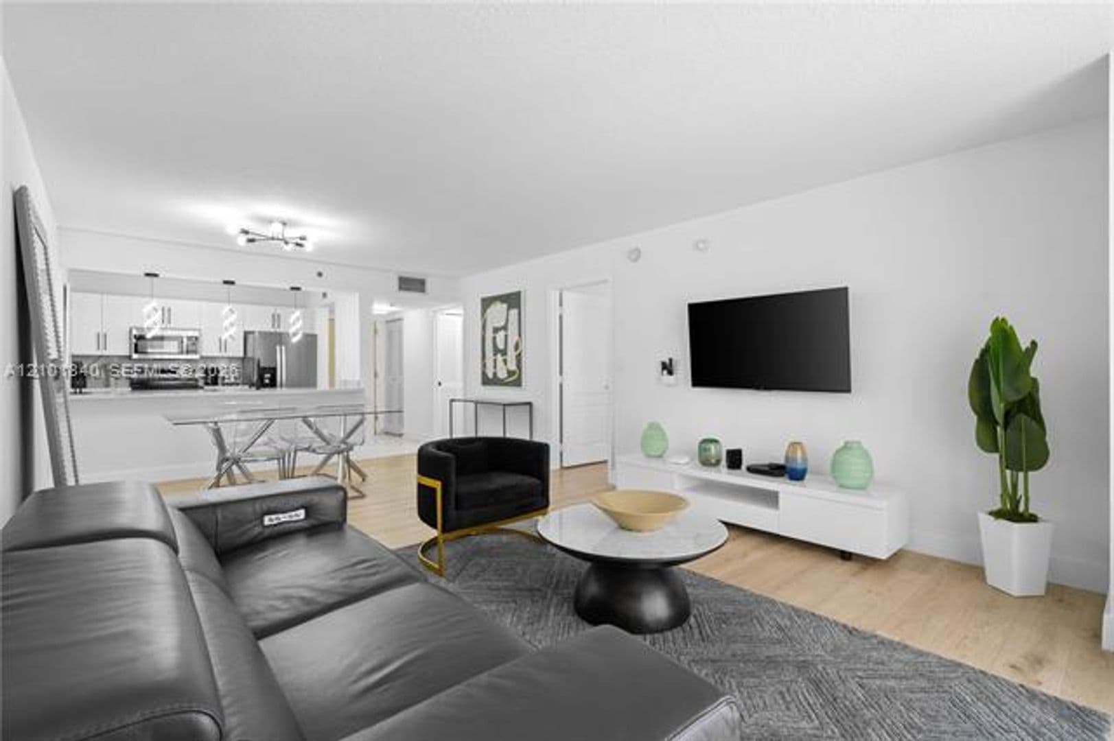 Miami Condo: 1200 Brickell Bay Dr cu-1907