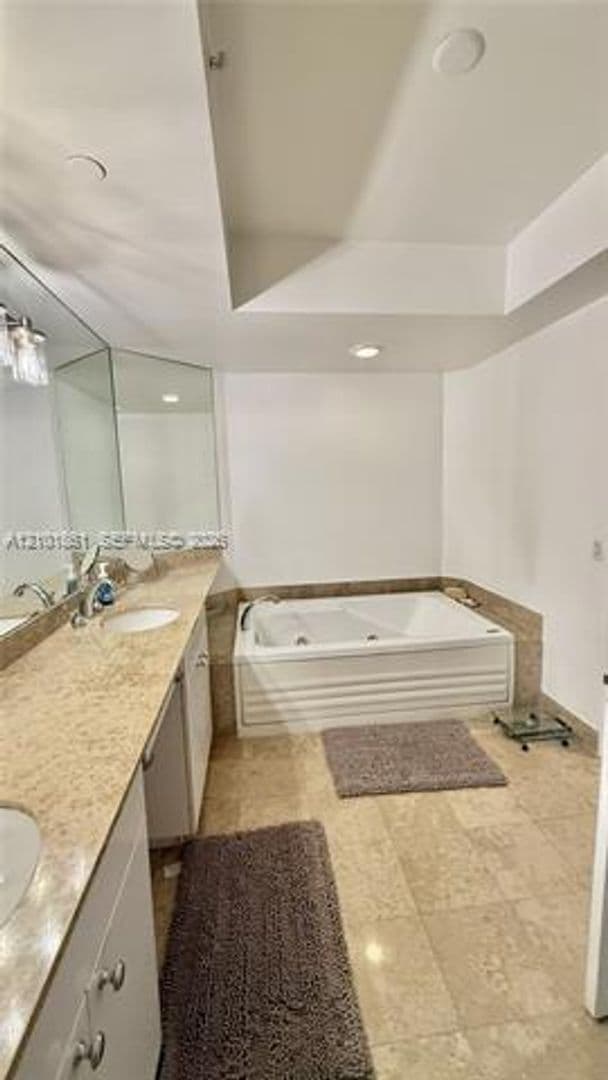 Miami Beach Condo: 4779 Collins Ave cu-1908