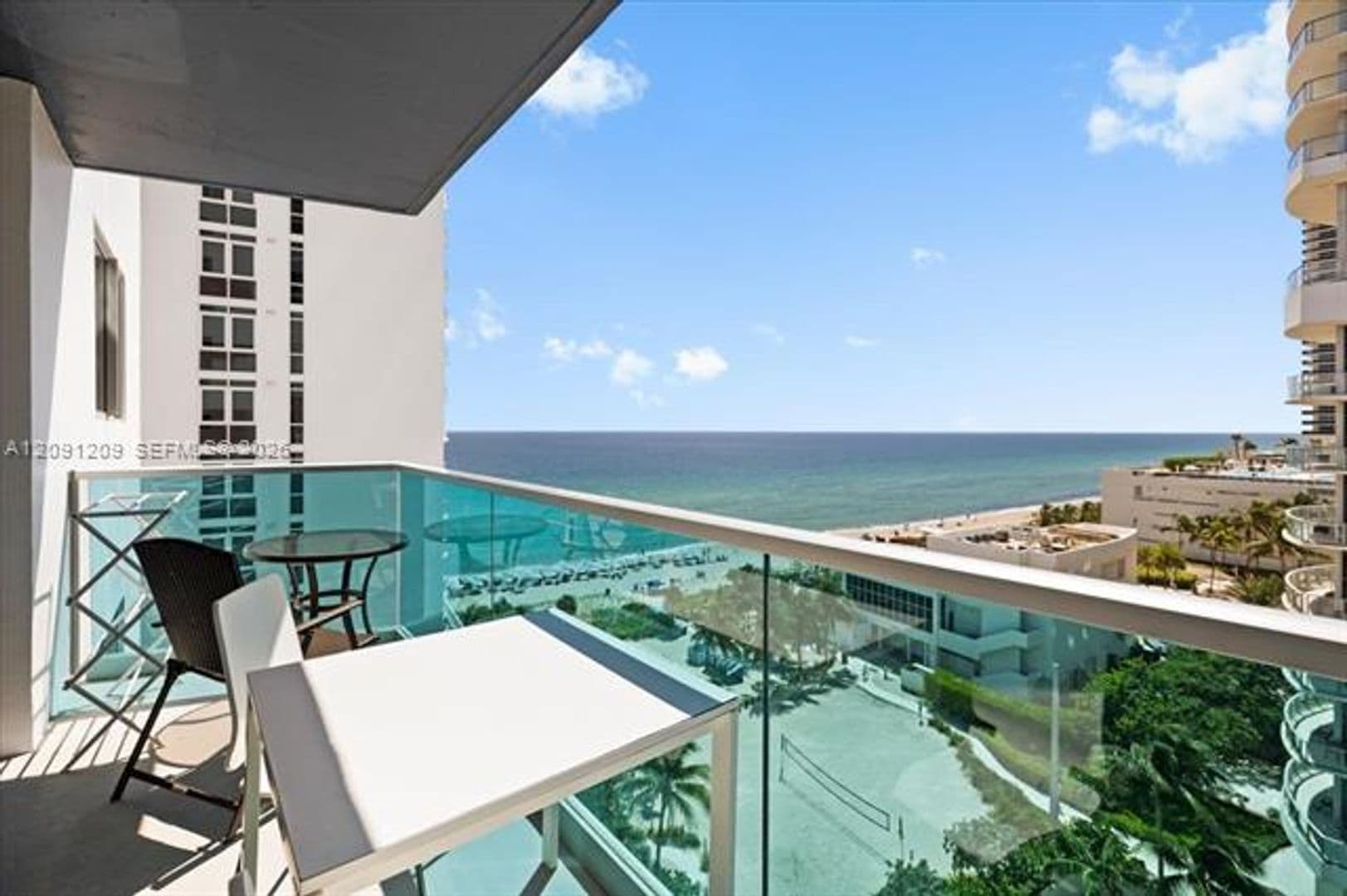 Hollywood Condo: 4001 S Ocean Dr cu-10R