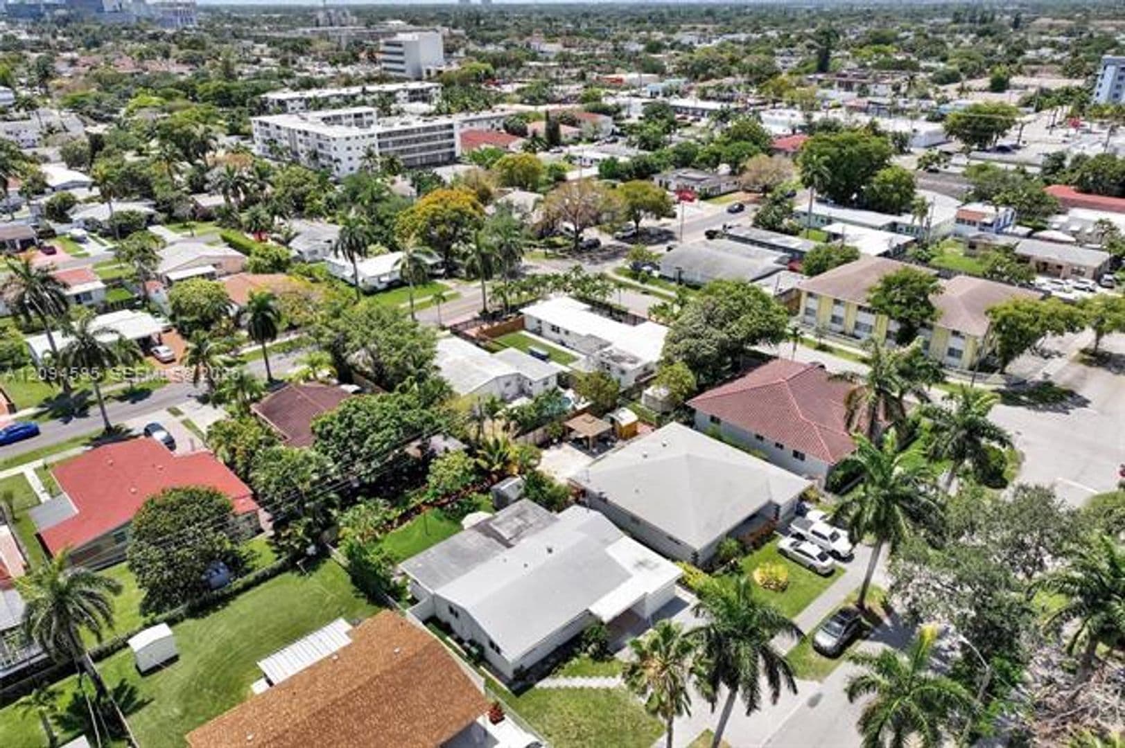 Hallandale Beach House: 814 NE 4th St # 0
