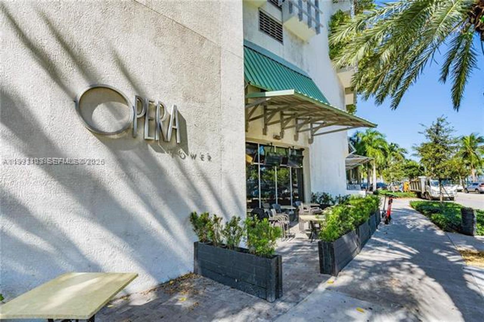 Miami Condo: 1750 N Bayshore Dr cu-2401