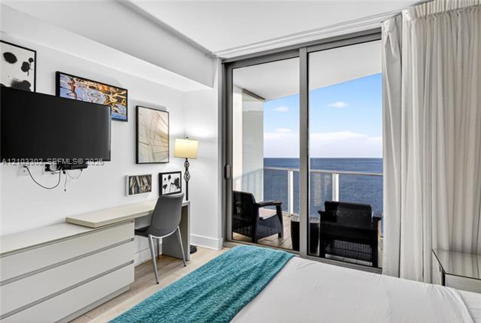 Hollywood Condo: 4111 S Ocean Dr cu-3703