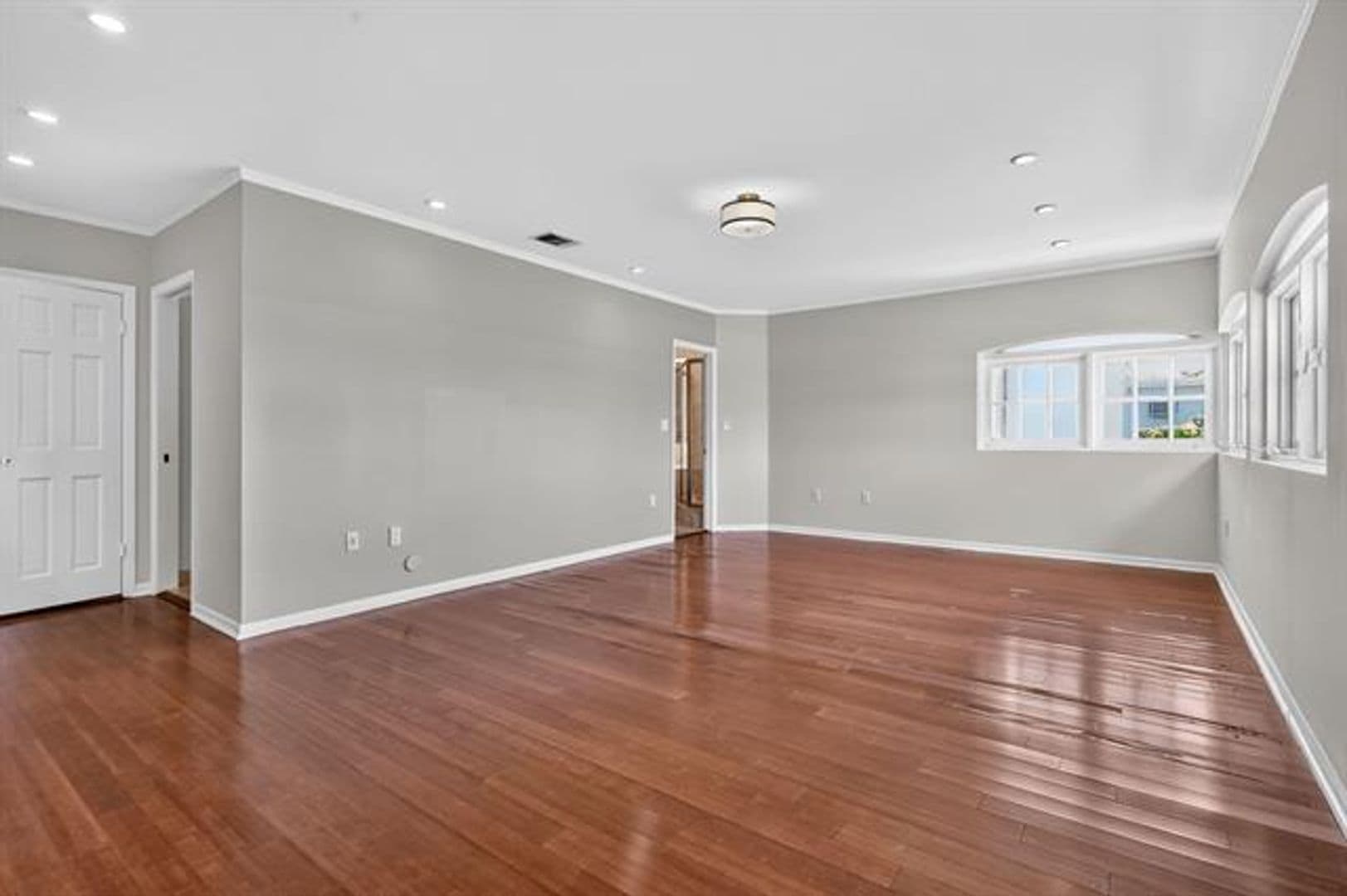 North Bay Village House: 7500 W Treasure Dr # 7500