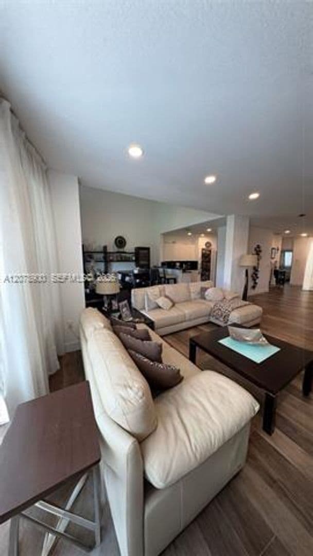 Doral Townhome: 6691 NW 107th Ct th 6691