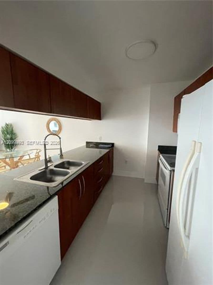 Miami Condo: 1200 Brickell Bay Dr cu-3104