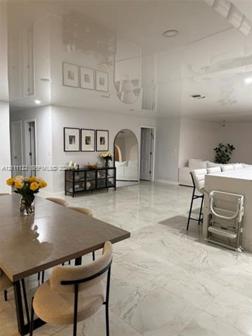 Hollywood Townhome: 5020 Sheridan St th 2
