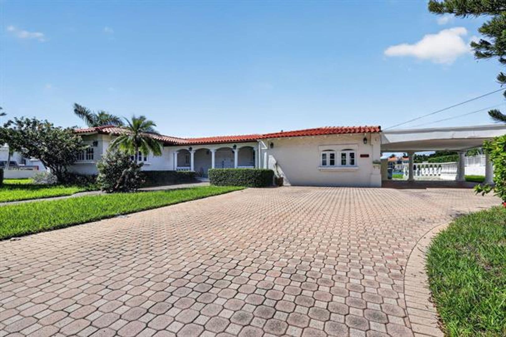 North Bay Village House: 7500 W Treasure Dr # 7500