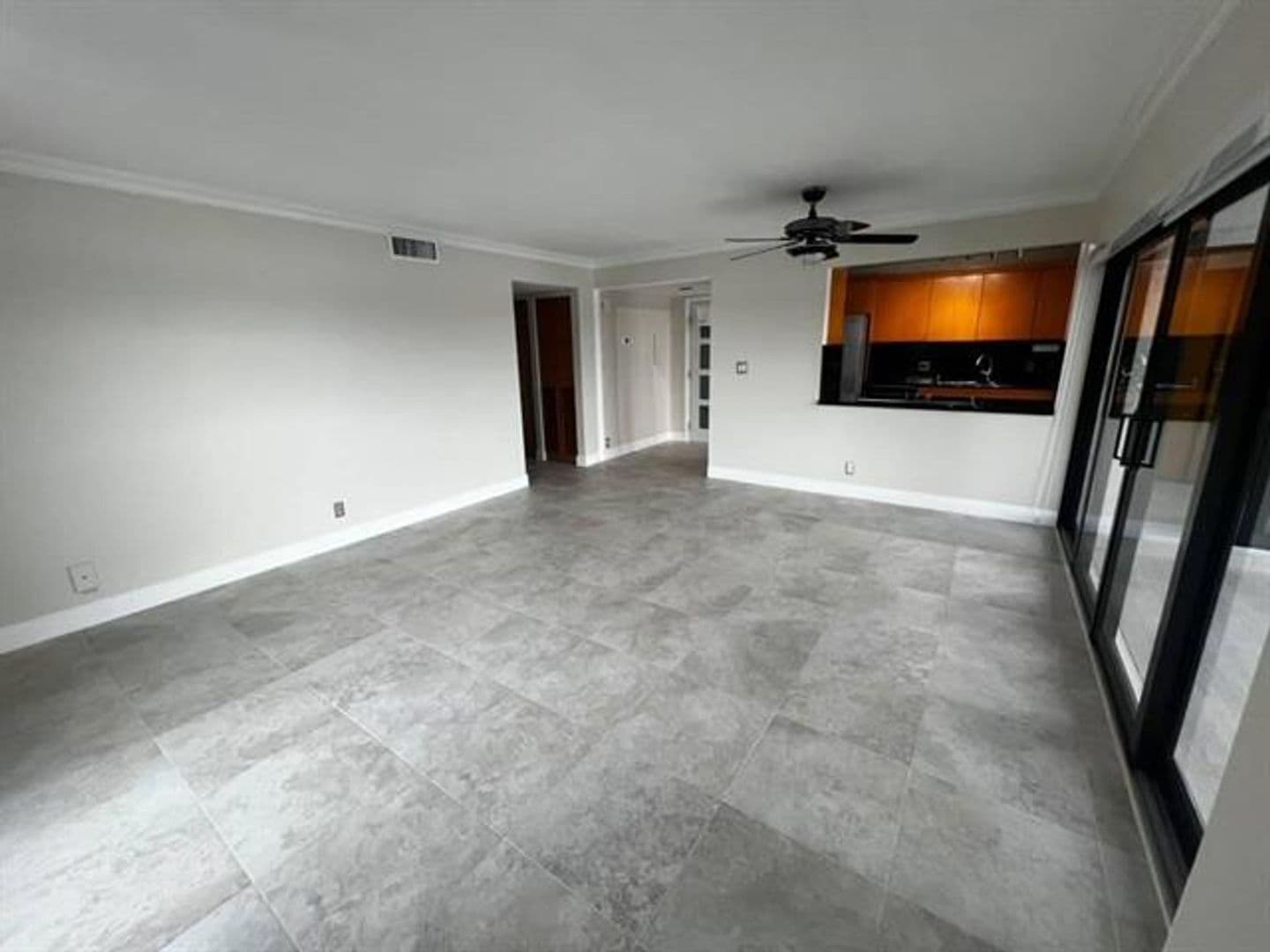 Hollywood Condo: 3200 N Ocean Dr cu-206