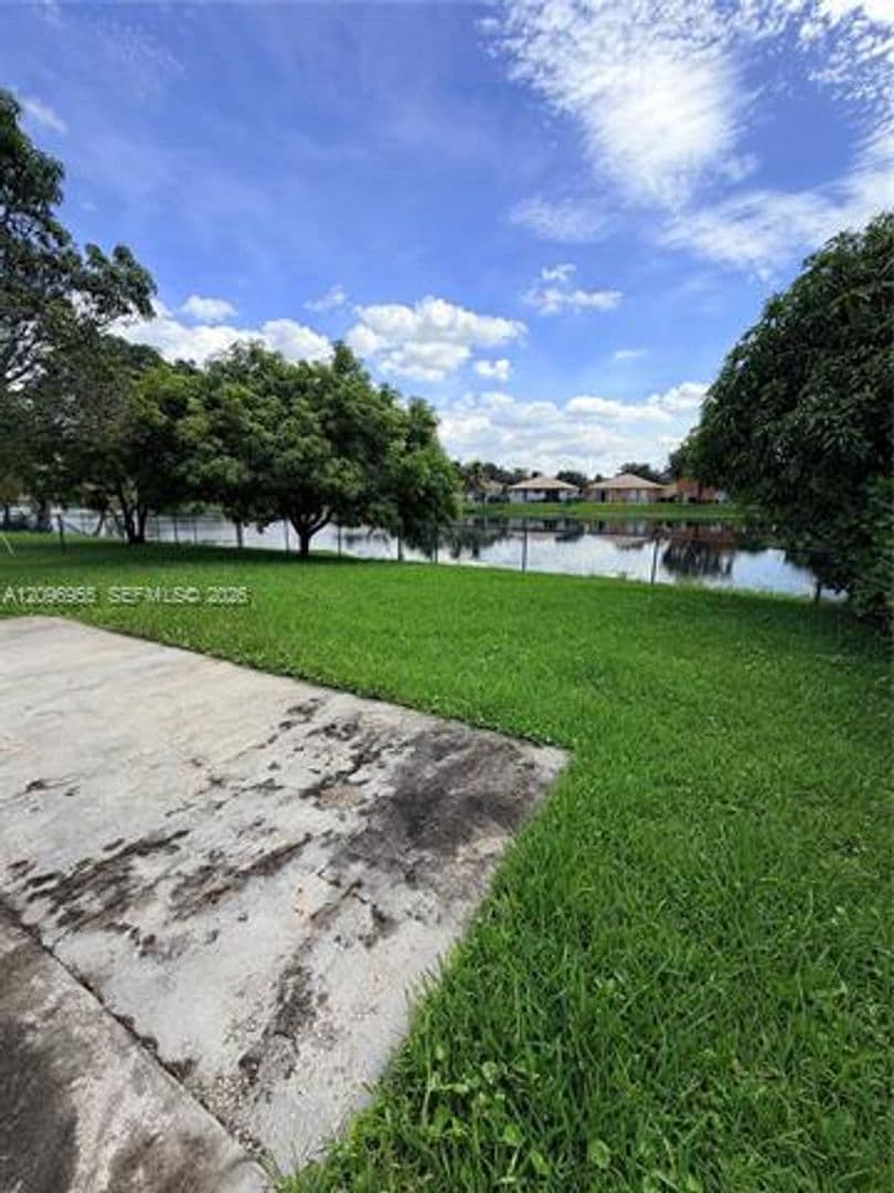 Miramar House: 13468 SW 23rd St # 13468