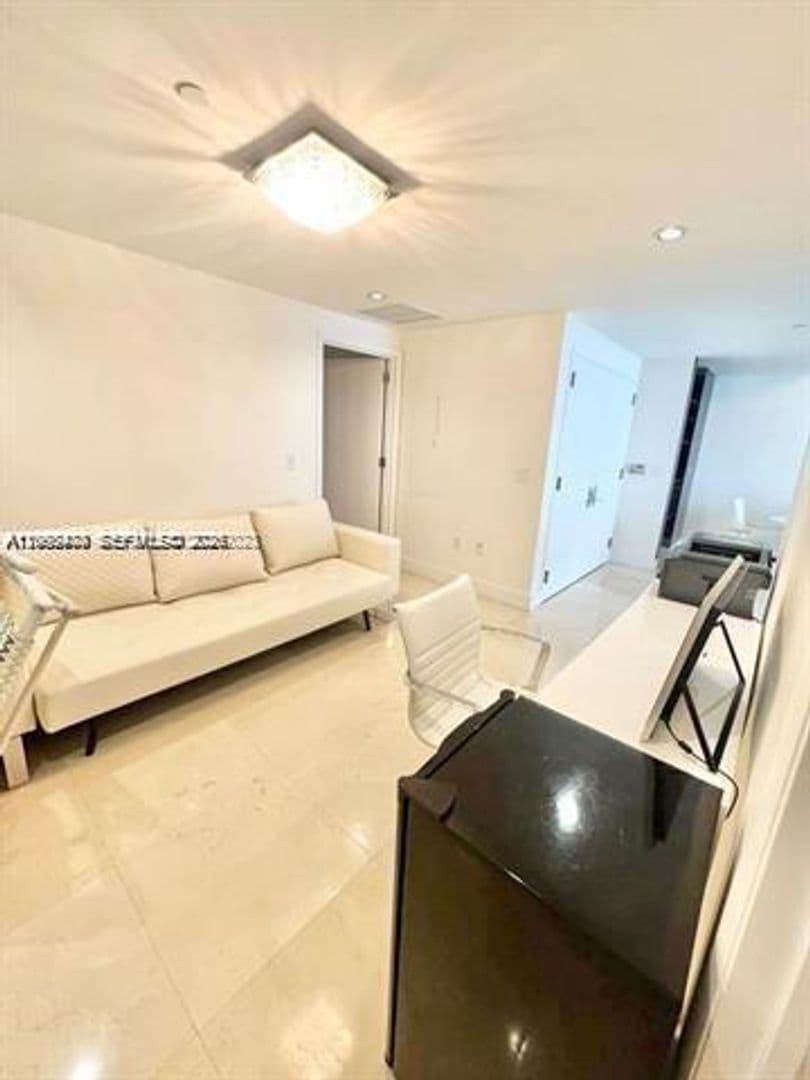 Sunny Isles Beach Condo: 17121 Collins Ave cu-3903