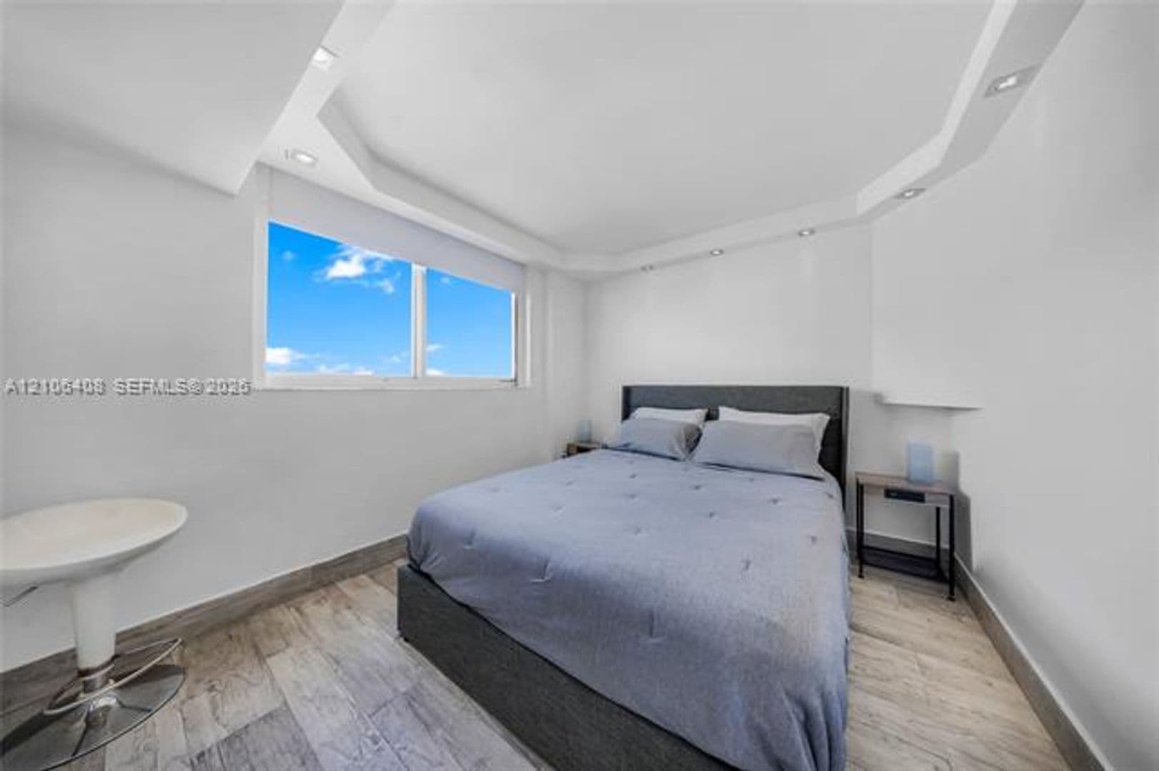 Miami Beach Condo: 401 Ocean Dr cu-801