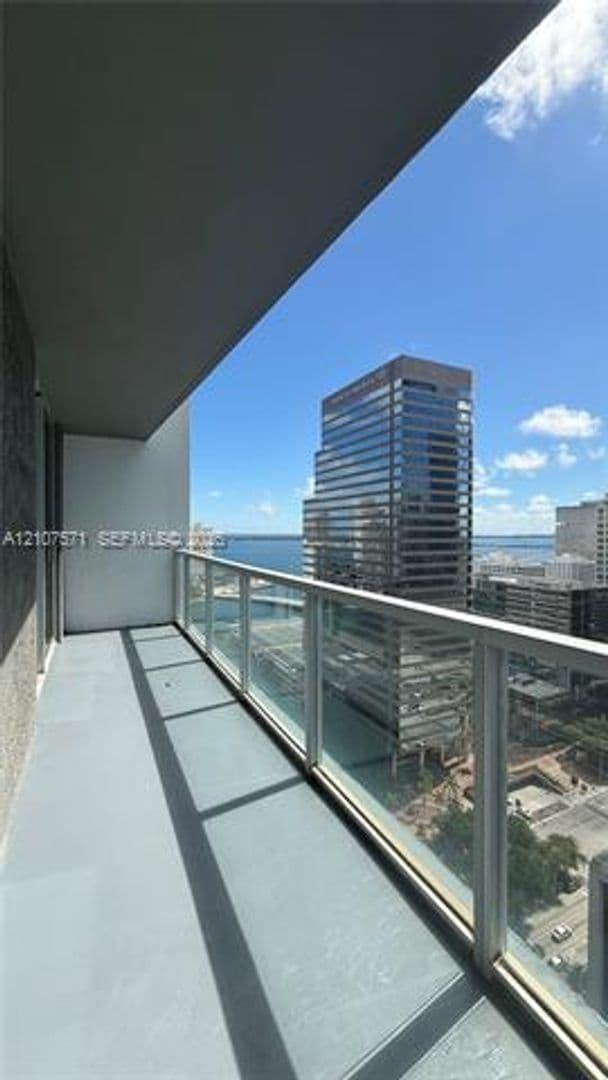 Miami Condo: 500 Brickell Ave cu-2808