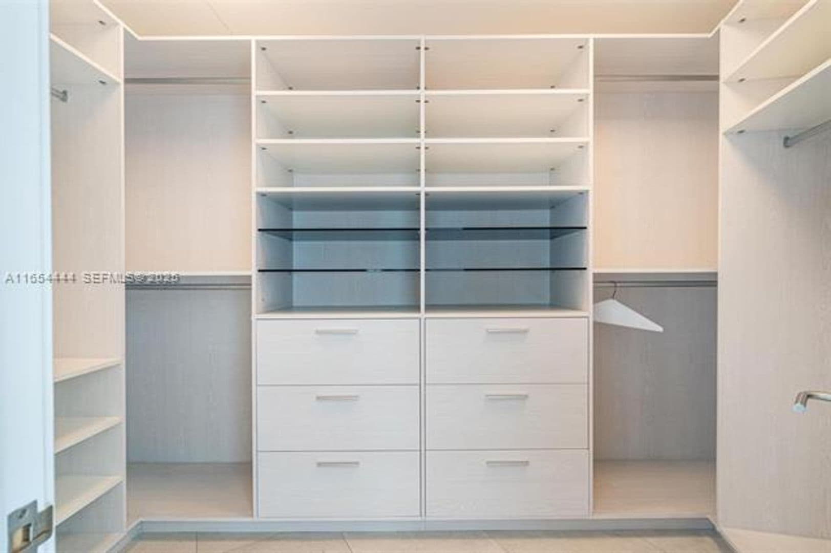 Sunny Isles Beach Condo: 18555 Collins Ave cu-5001