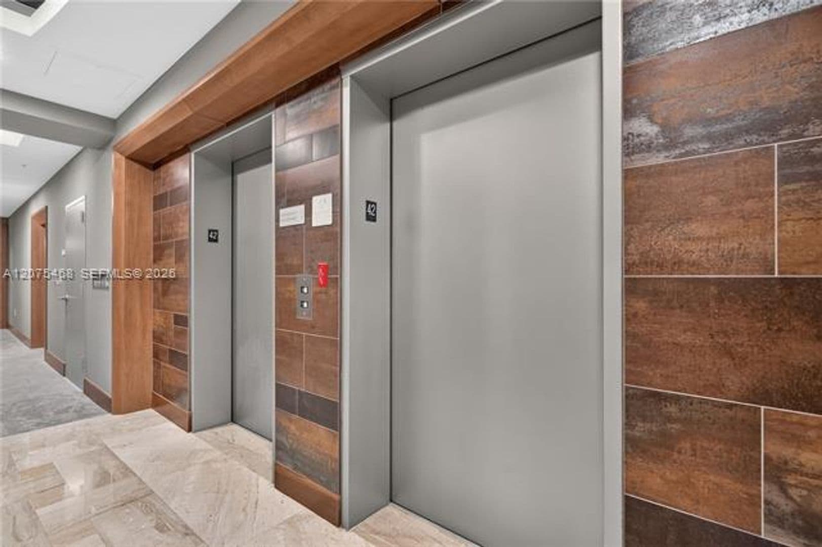 Miami Condo: 31 SE 5th St cu-4212