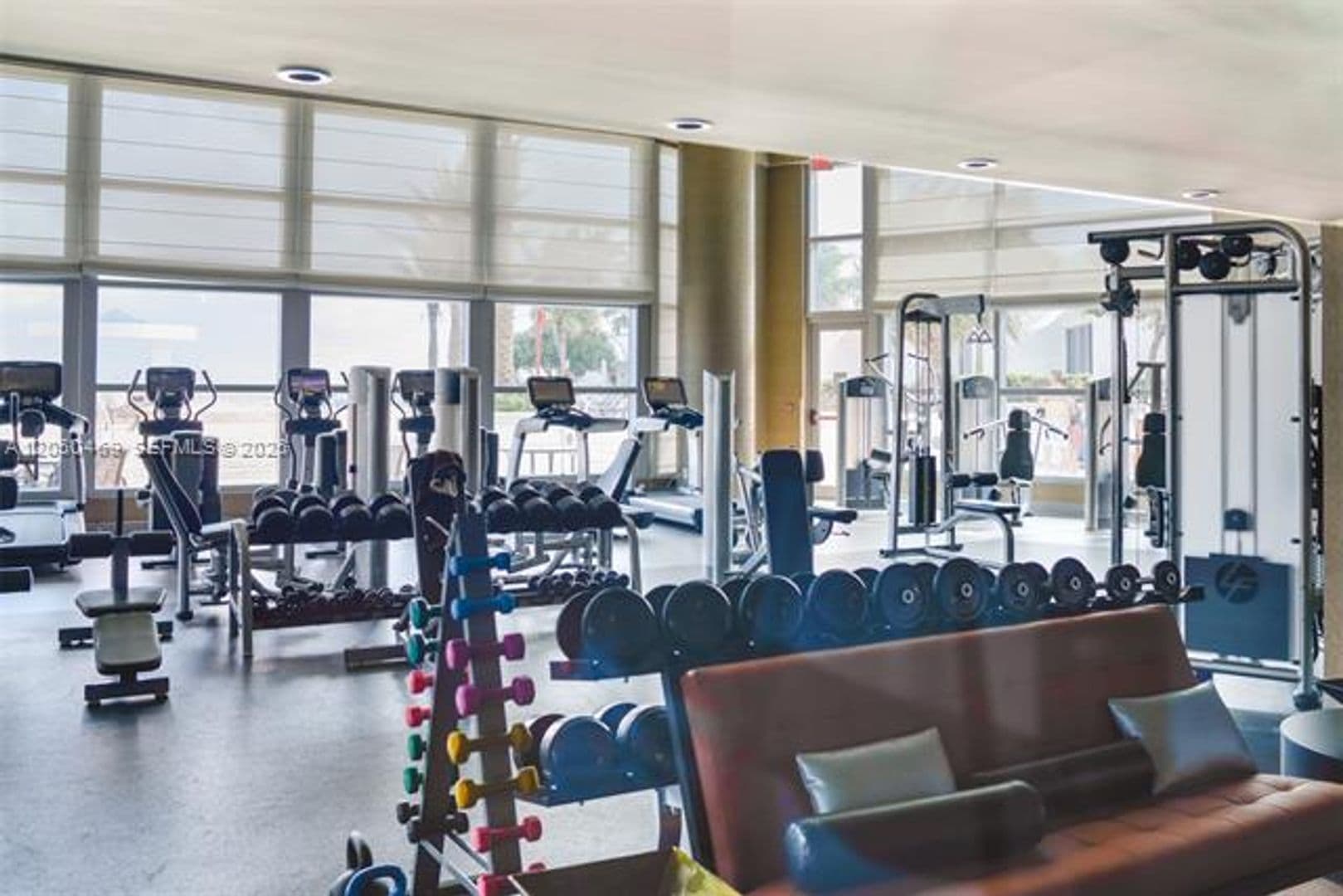 Hollywood Condo: 3101 S Ocean Dr cu-404