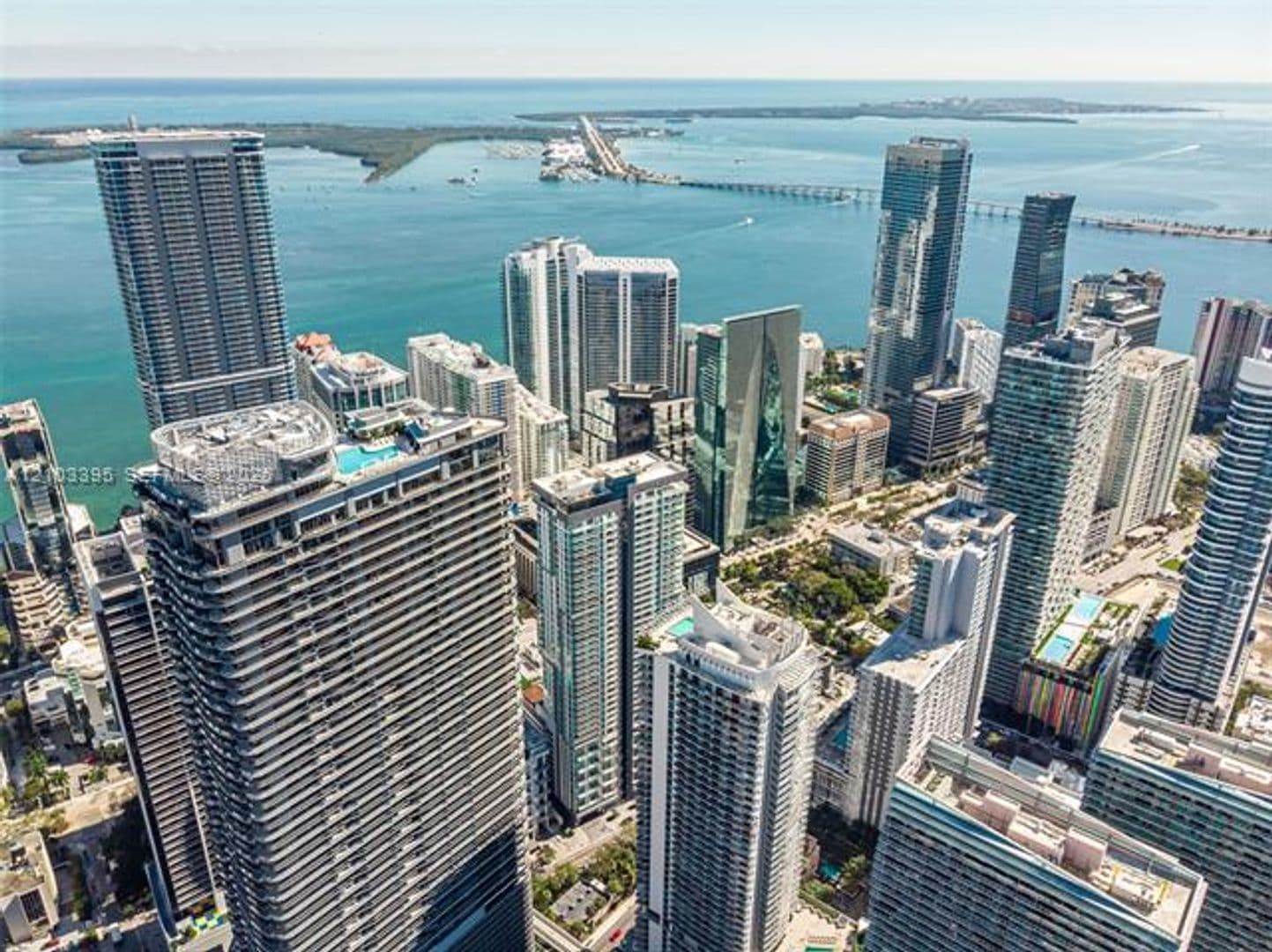 Miami Condo: 1000 Brickell Plz cu-3110