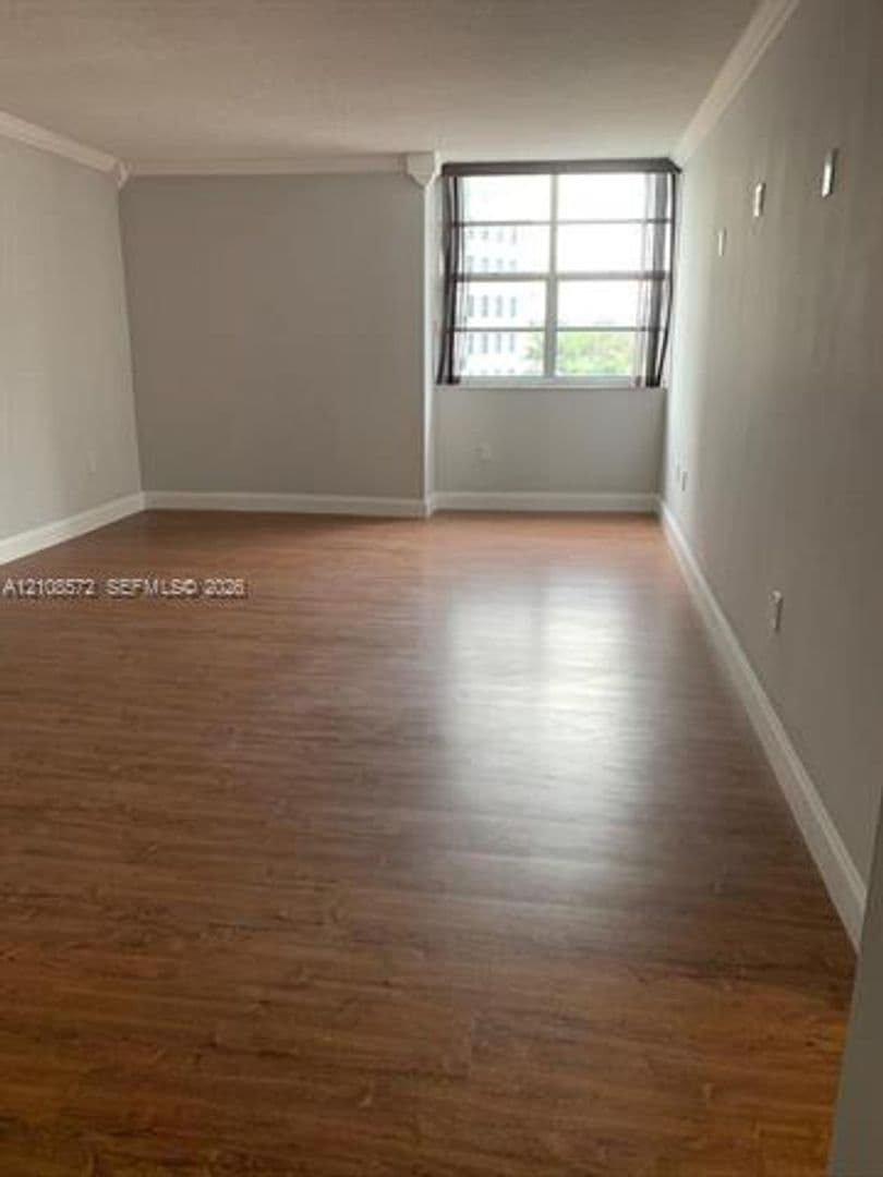 Miami Beach Condo: 5701 Collins Ave cu-301