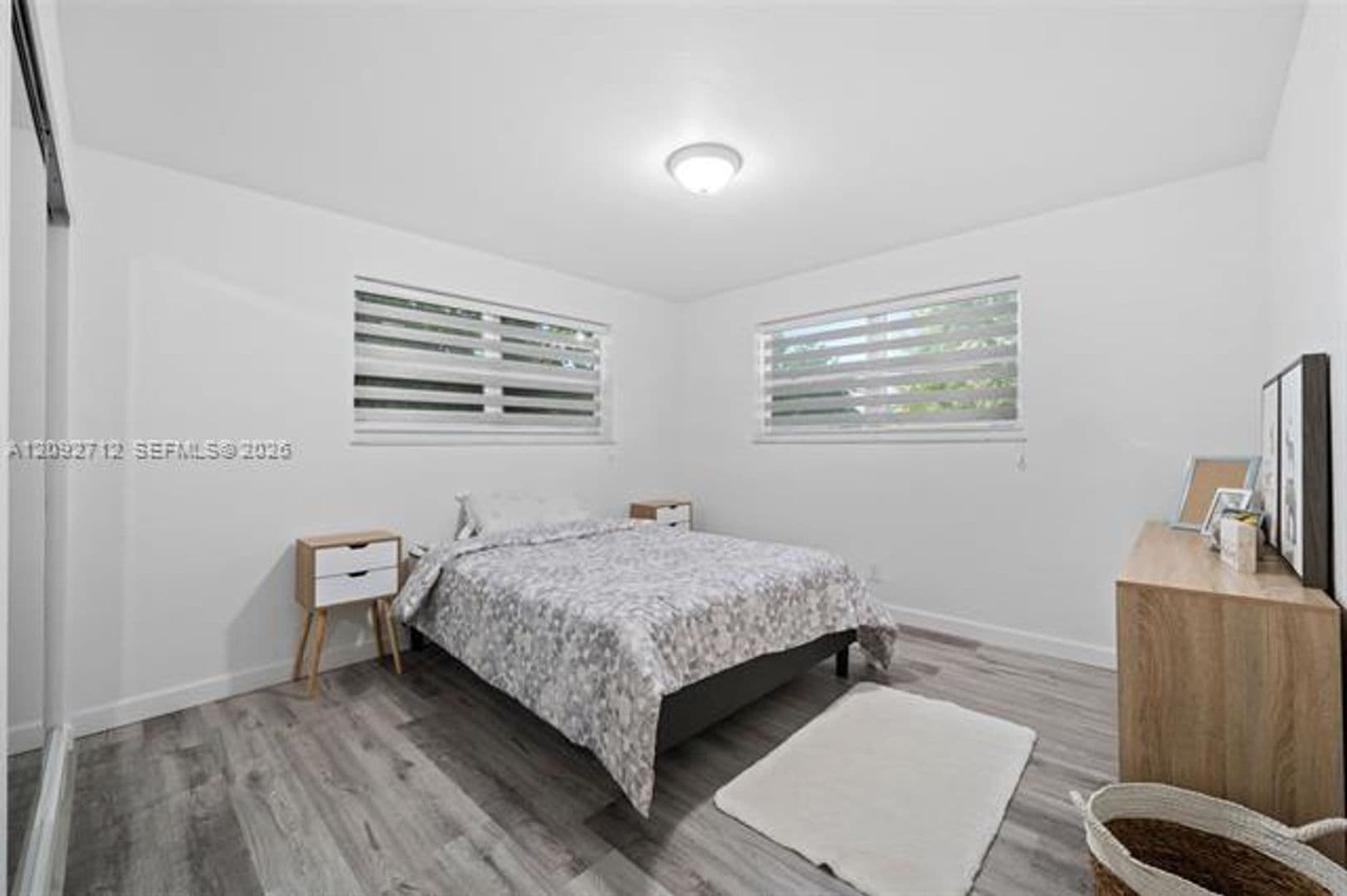 Hollywood House: 2819 Cleveland St # 2819