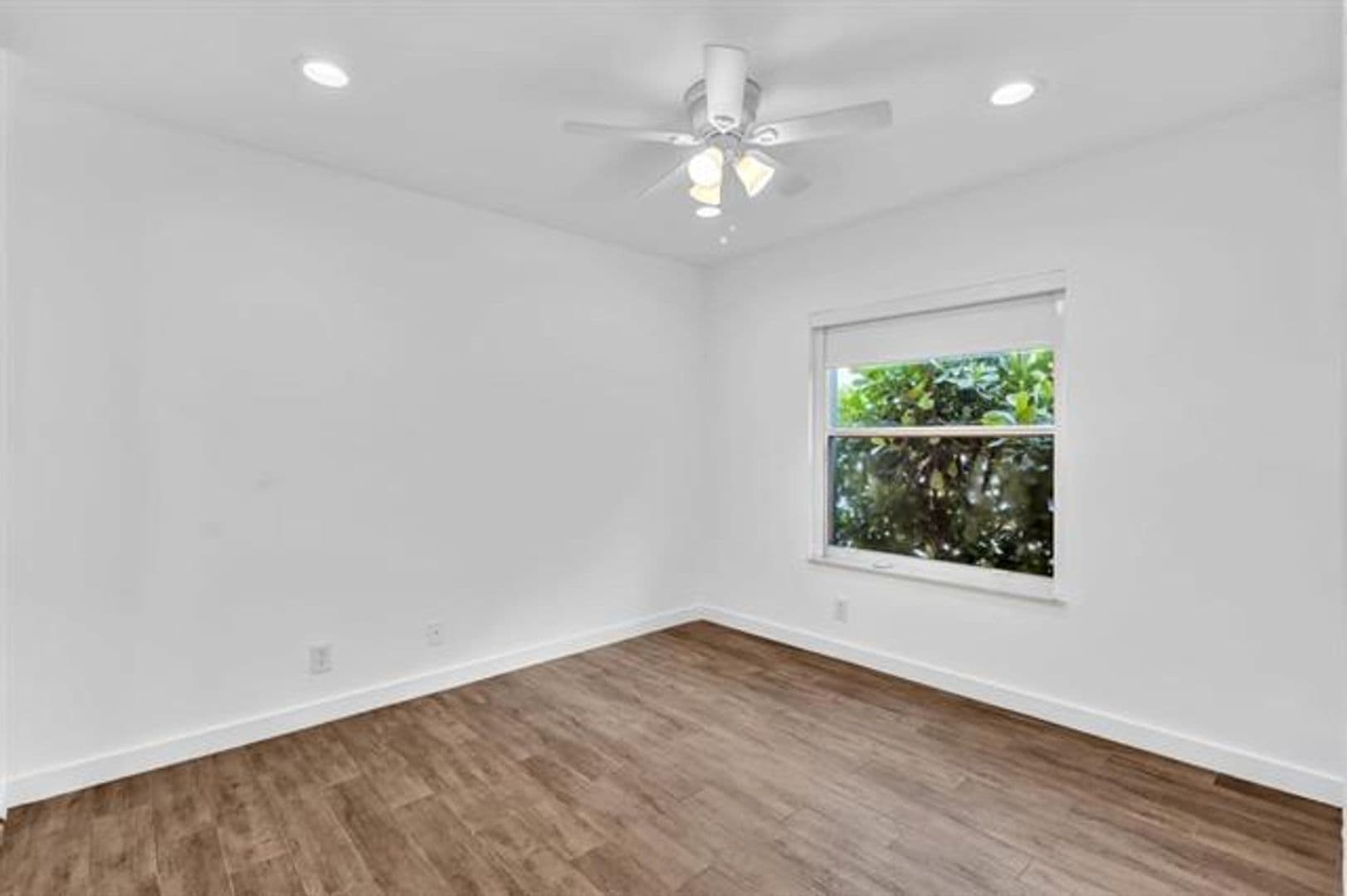 Hollywood House: 3307 SW 49th # 3307