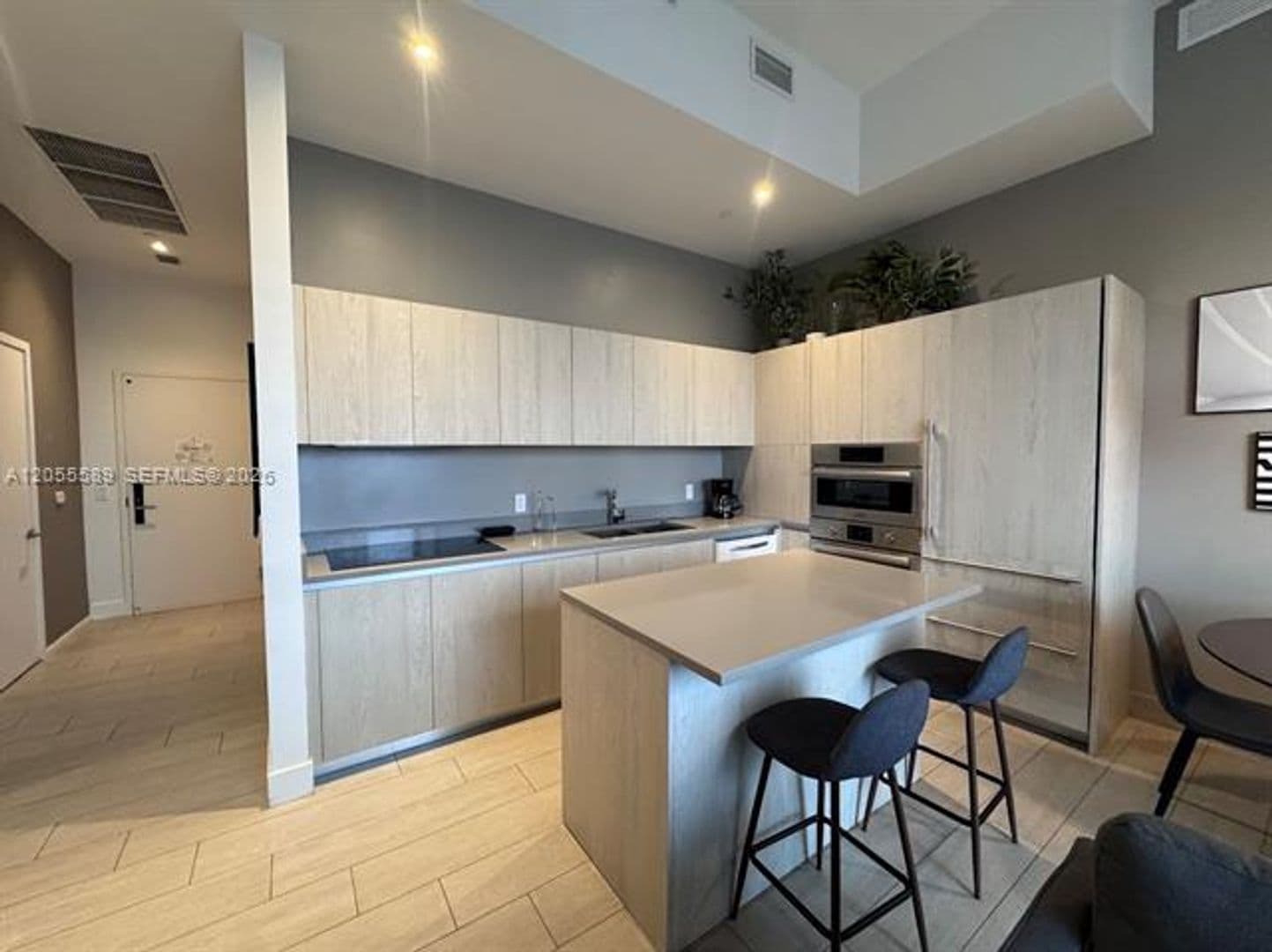 Hollywood Condo: 4010 S Ocean Dr cu-R304