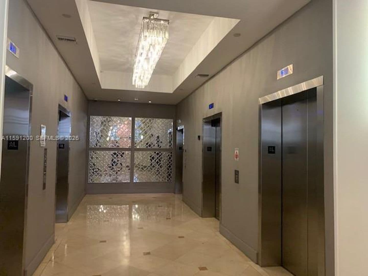 Miami Beach Condo: 100 Lincoln Rd cu-1434
