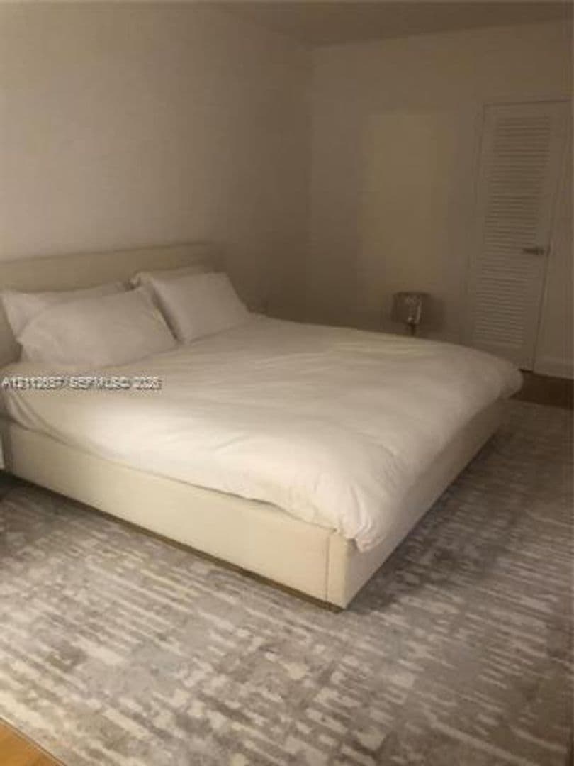 Bal Harbour Condo: 10185 Collins Ave cu-1016