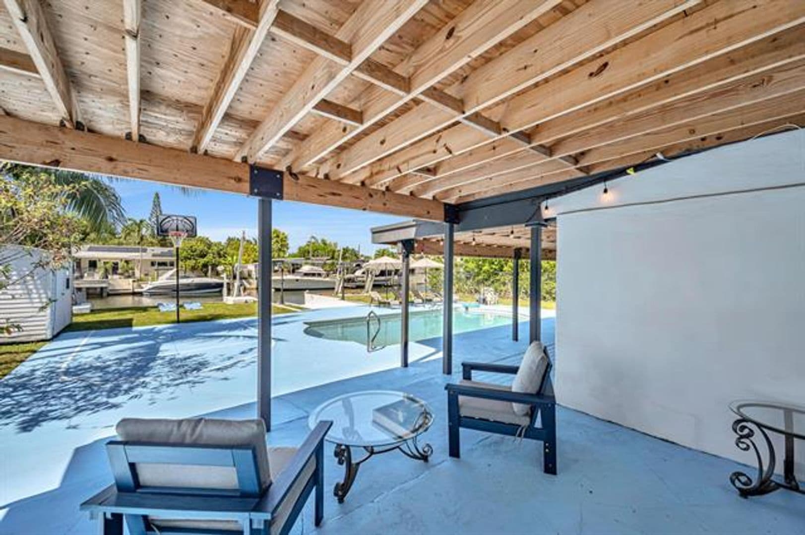 North Miami House: 1875 Keystone Blvd # 1875