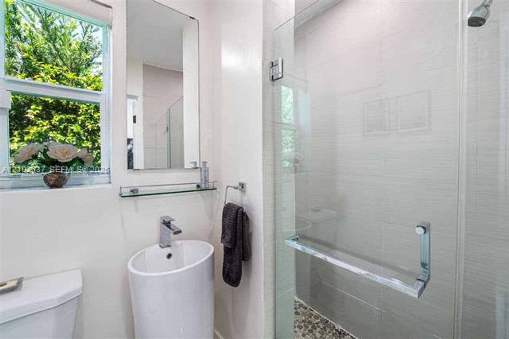 Miami House: 945 NE 82nd St # 945