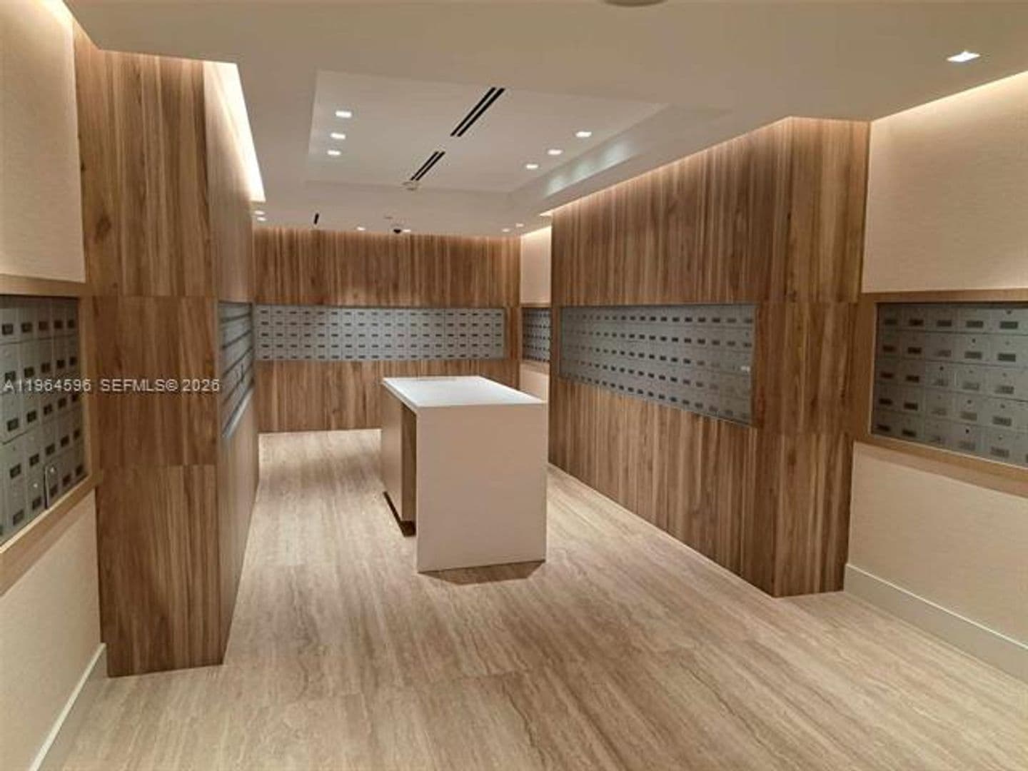 Miami Beach Condo: 2301 Collins Ave cu-504