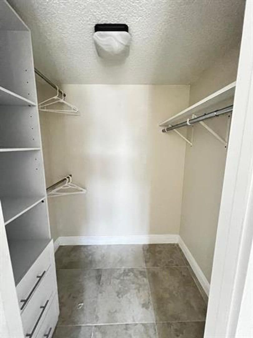 Hollywood Condo: 3200 N Ocean Dr cu-206
