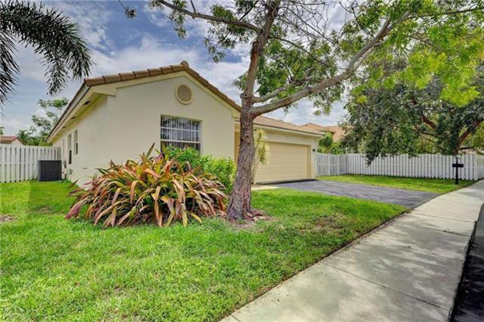 Sunrise House: 13348 NW 13th St # 13348