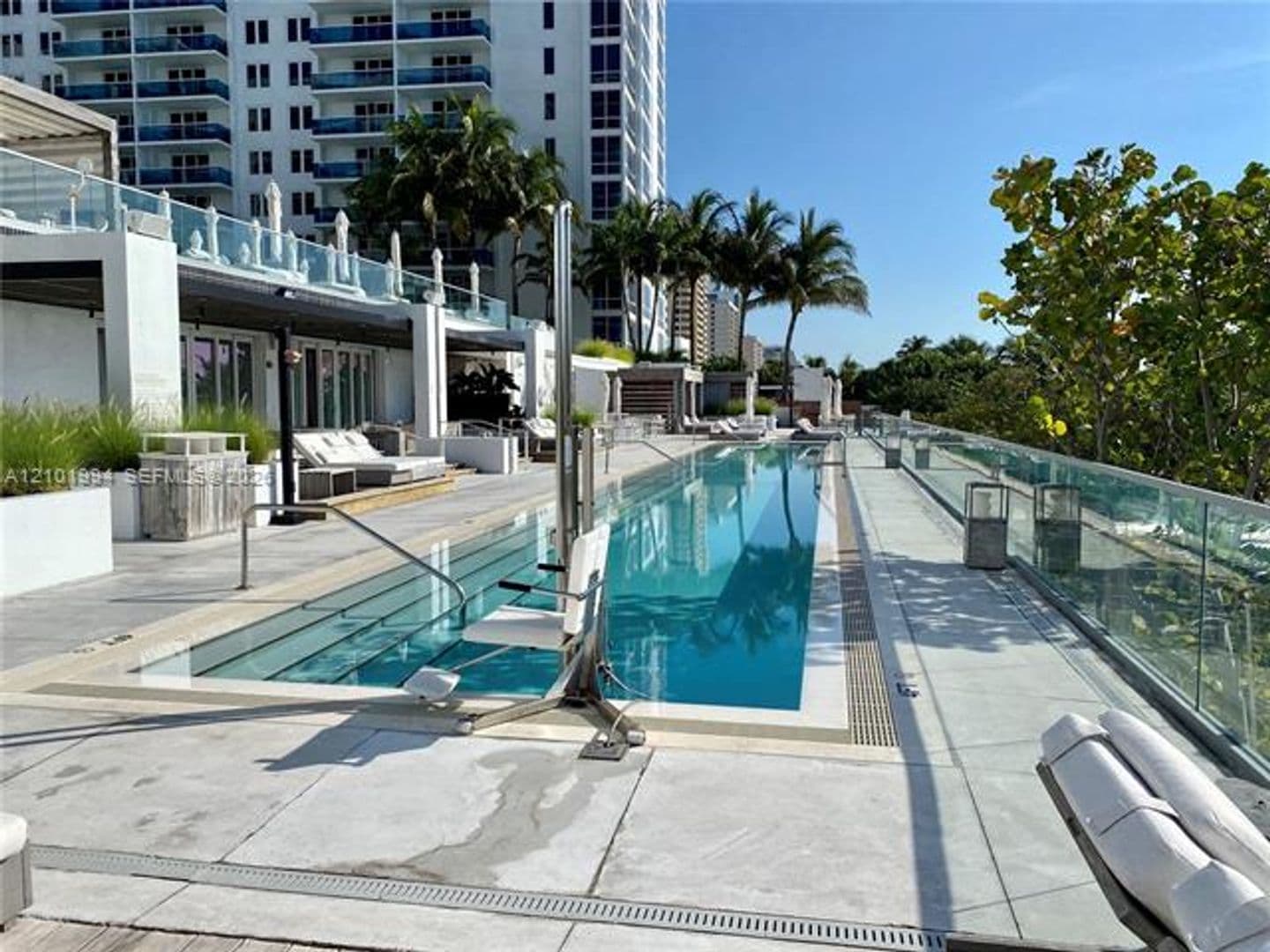 Miami Beach Condo: 2301 Collins Av cu-737