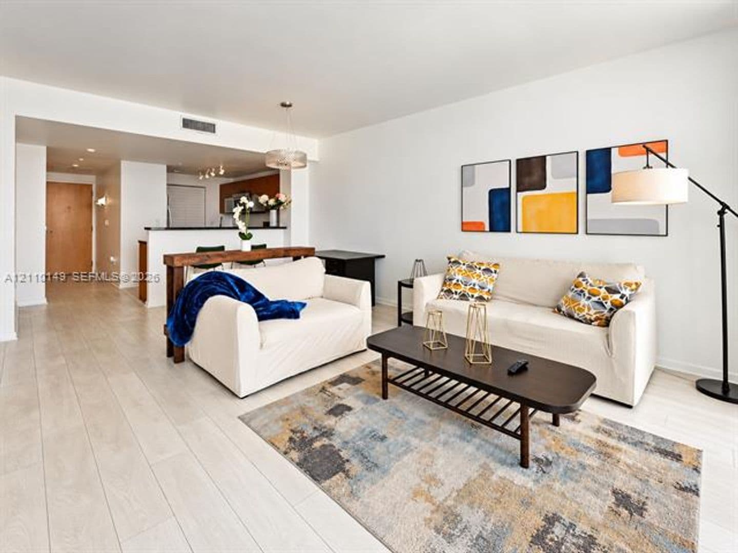Miami Condo: 244 Biscayne Blvd cu-2405