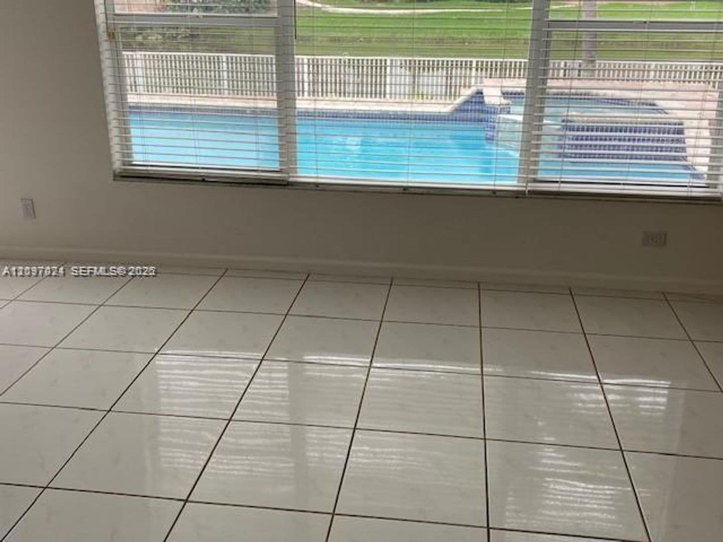 Plantation House: 531 NW 108th Ave # 531